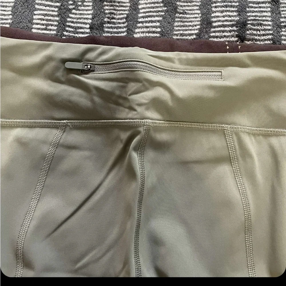 Lululemon Sage Crop Leggings - Picture 6 of 10